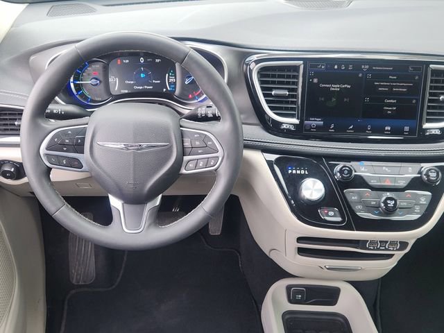 Used 2023 Chrysler Pacifica Touring-L FWD image 21