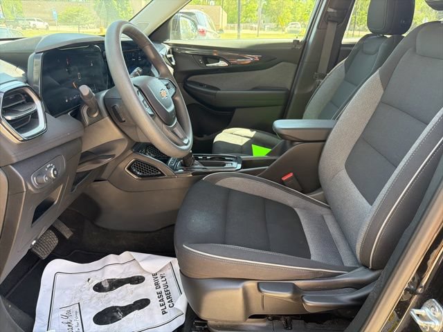 Used 2025 Chevrolet TrailBlazer LT AWD/4WD image 19