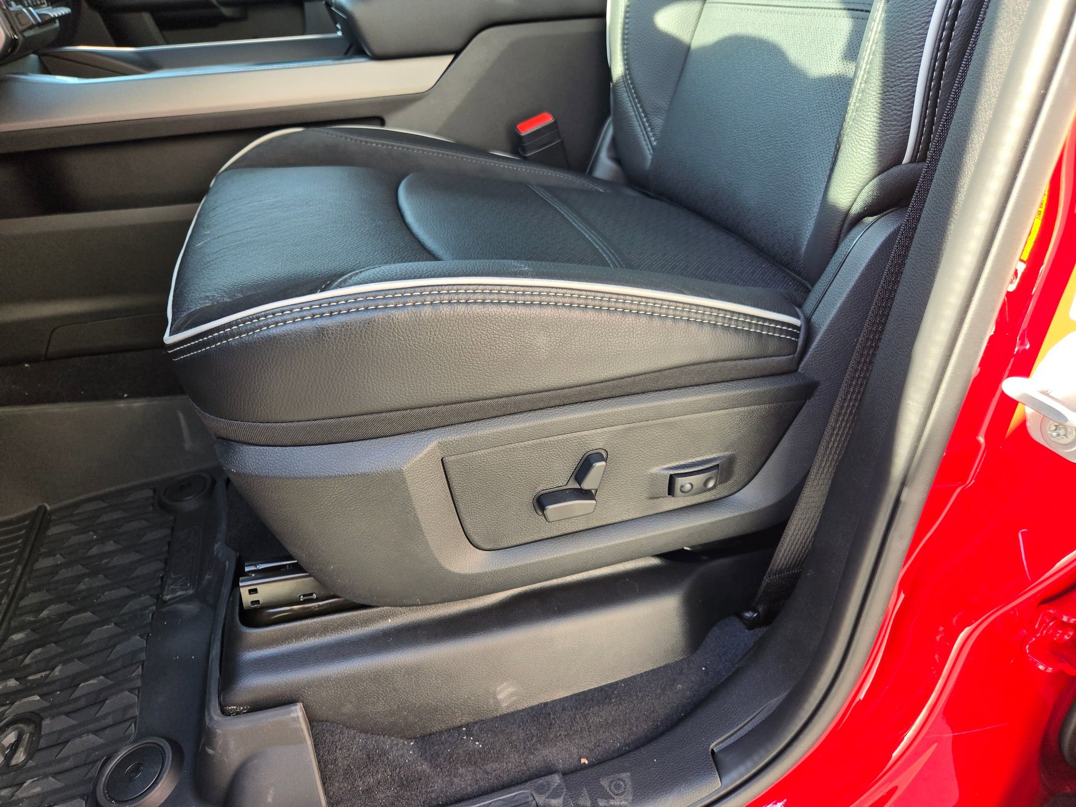 New 2026 RAM 3500 Laramie w/ Max Tow Package image 19