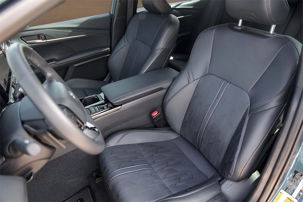 Used 2025 Toyota Camry XSE image 7