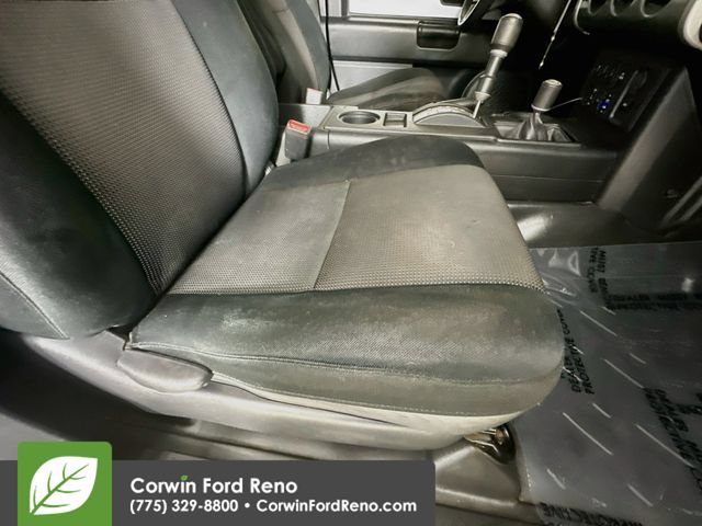 Used 2010 Toyota FJ Cruiser 4WD image 25