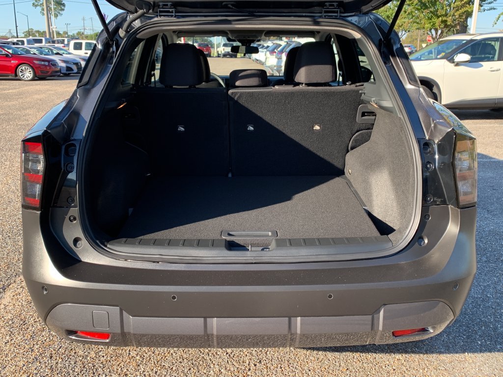 Used 2026 Nissan Kicks SV w/ SV Premium Package FWD image 6