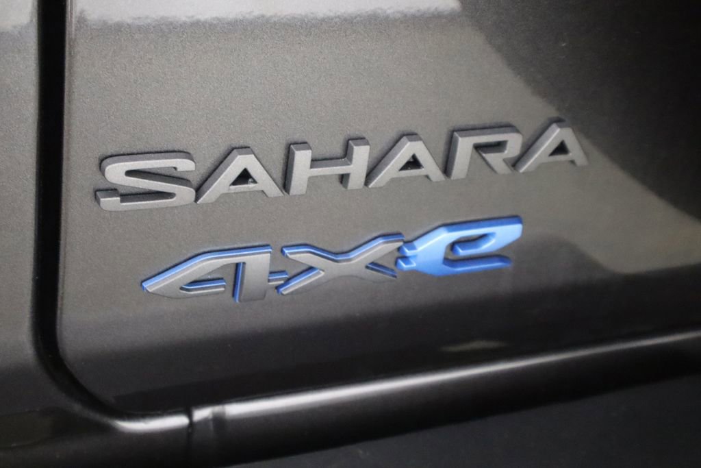 Used 2025 Jeep Wrangler Unlimited Sahara w/ Safety Group image 46