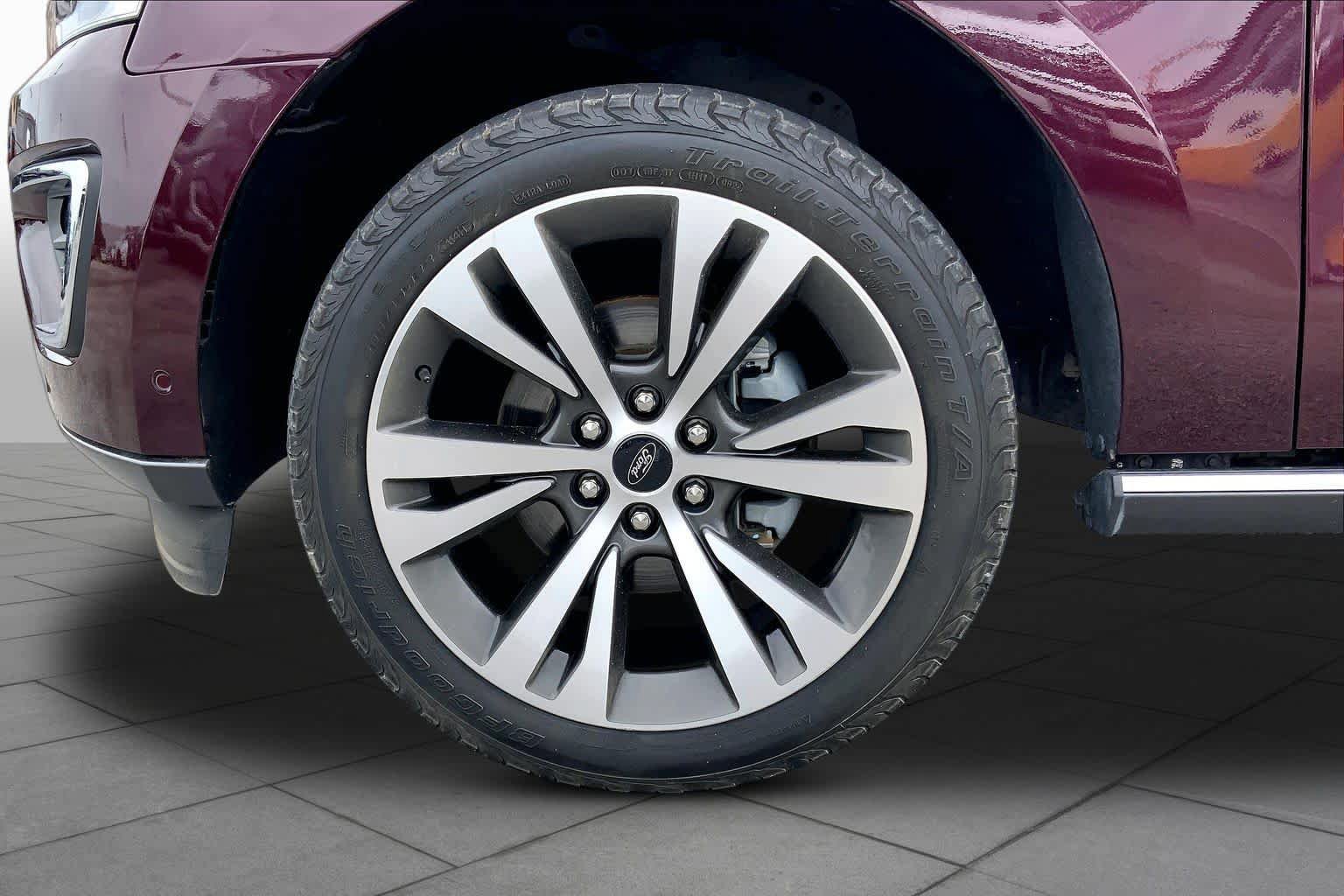 Used 2021 Ford Expedition Max Limited AWD/4WD image 11