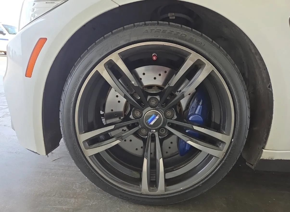 Used 2016 BMW M3 RWD image 2