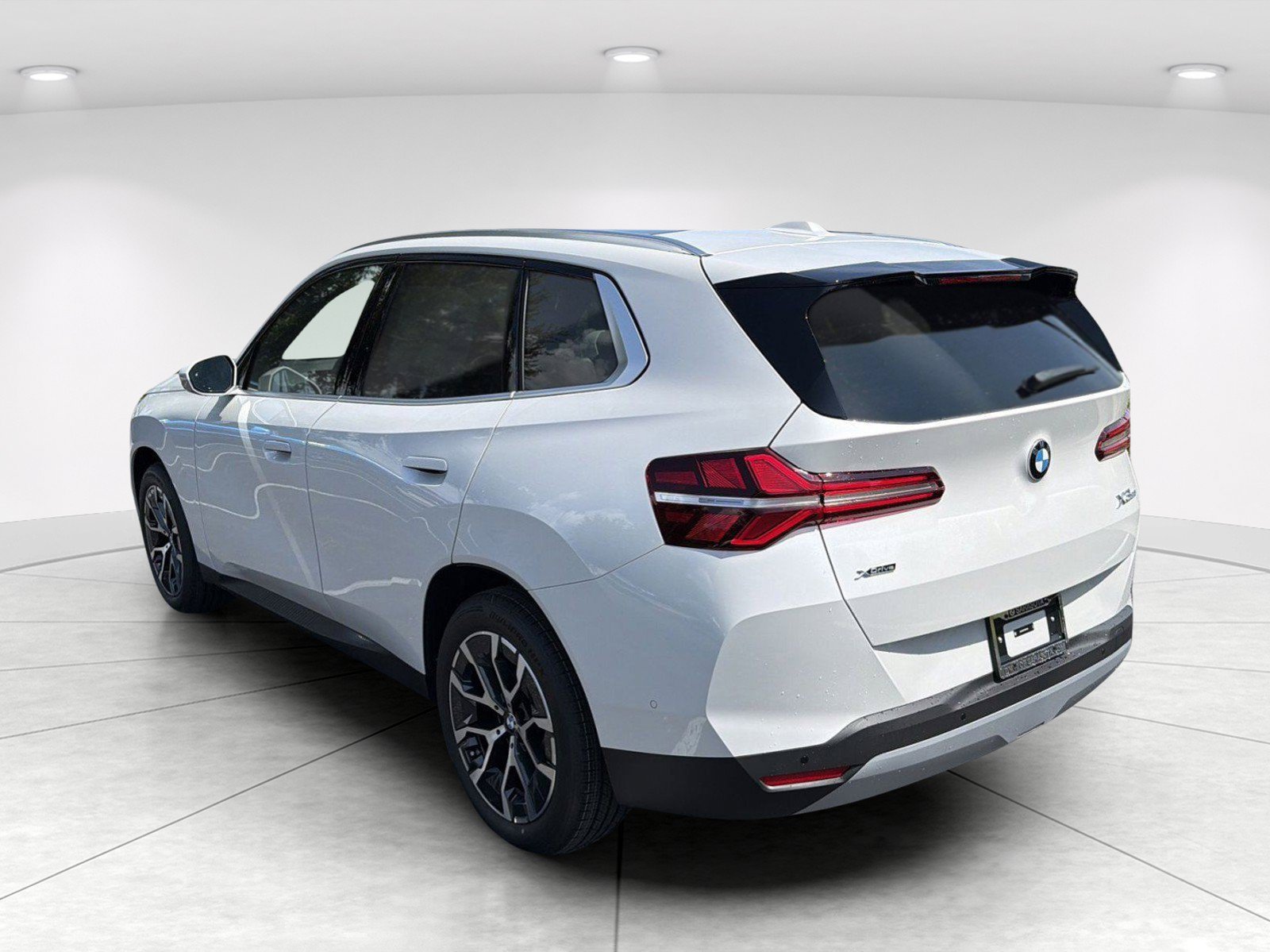 New 2026 BMW 330i Sedan w/ Convenience Package RWD image 6