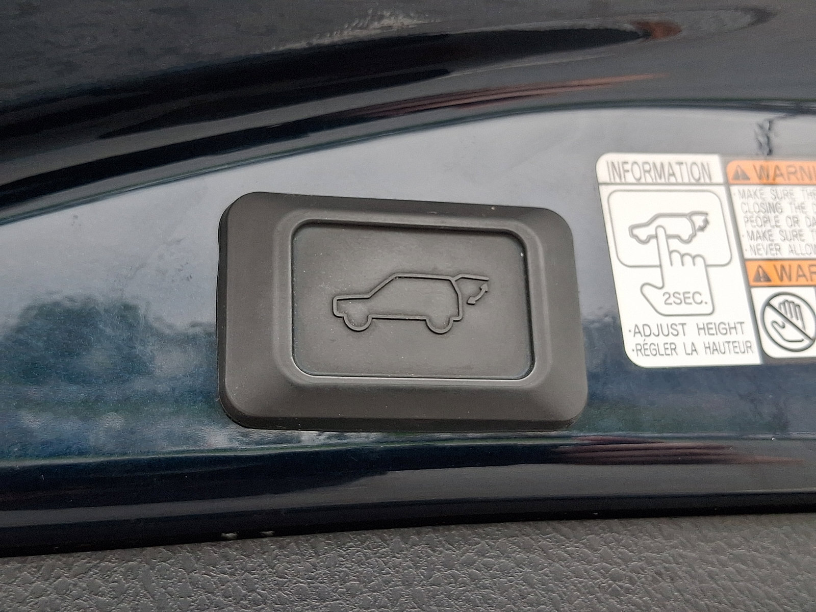 Used 2017 Toyota RAV4 XLE image 31