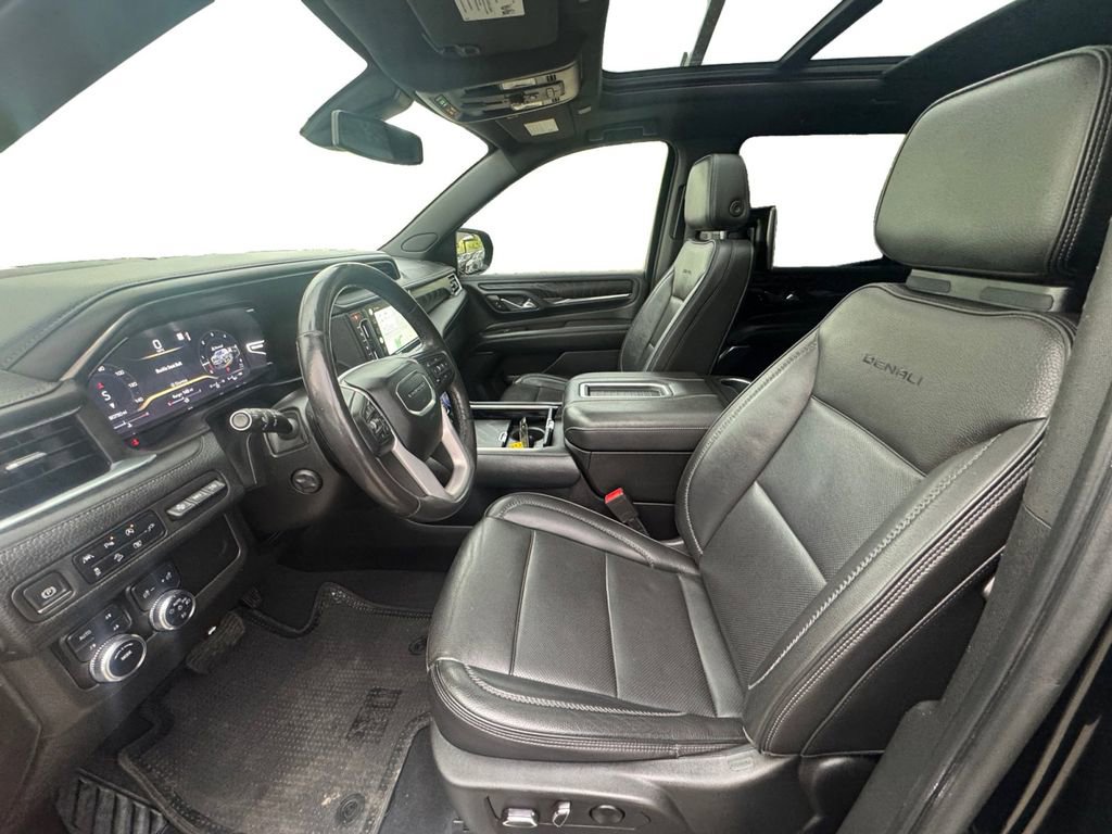 Used 2022 GMC Yukon XL Denali image 10