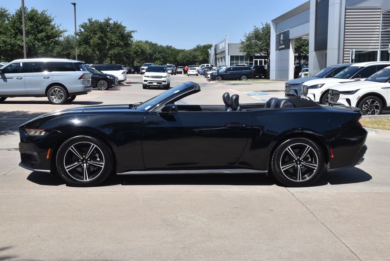 Used 2025 Ford Mustang Premium RWD image 12