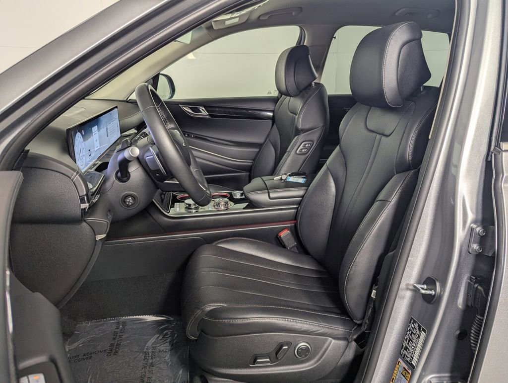 Used 2025 Genesis GV80 2.5T Standard image 14