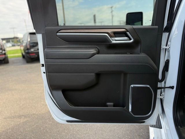 Used 2025 Chevrolet Silverado 2500 LT w/ Convenience Package AWD/4WD image 16