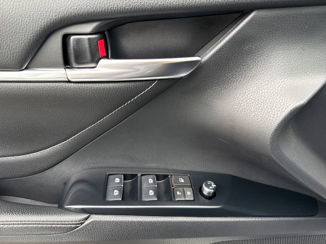 Used 2018 Toyota Camry XSE FWD image 21