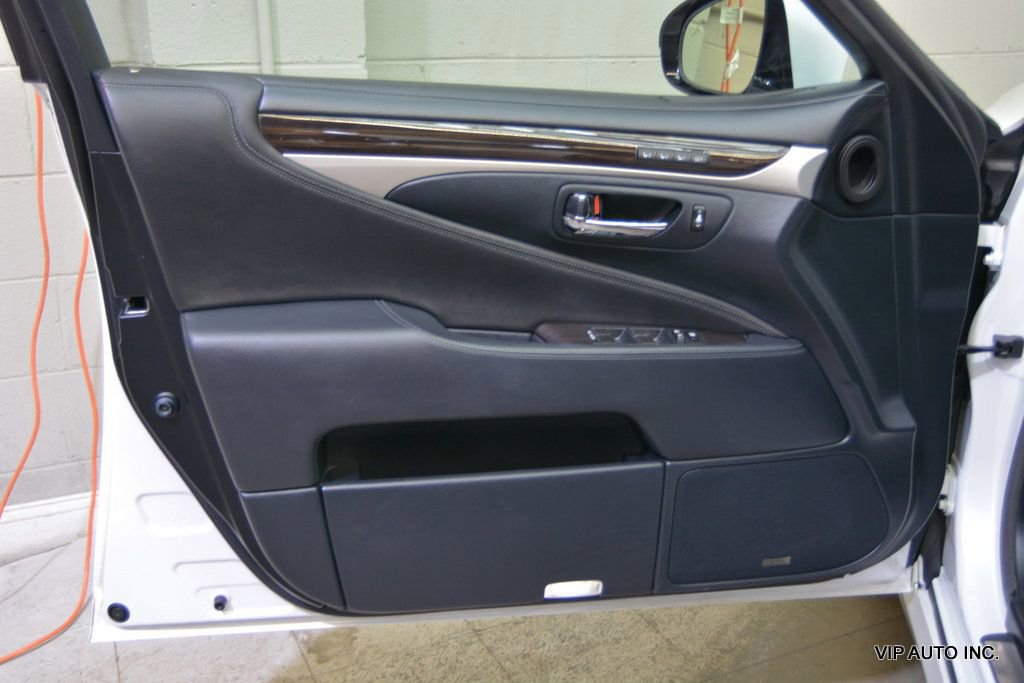 Used 2015 Lexus LS 460 w/ Comfort Package image 7