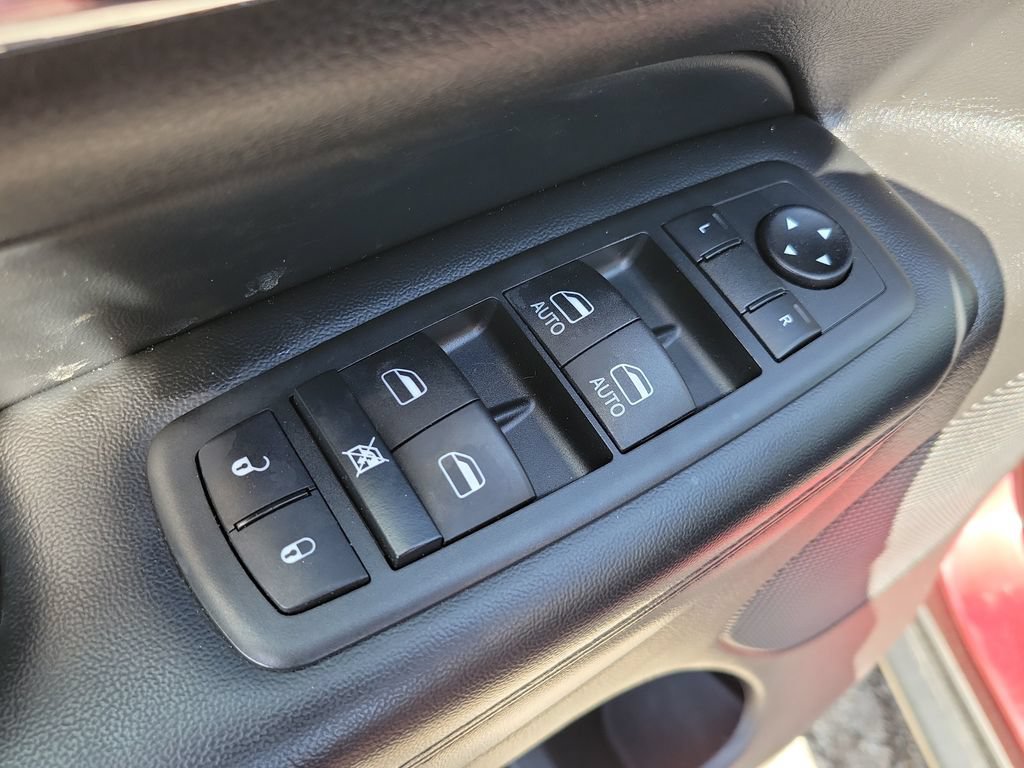Used 2021 Jeep Grand Cherokee Limited AWD/4WD image 16