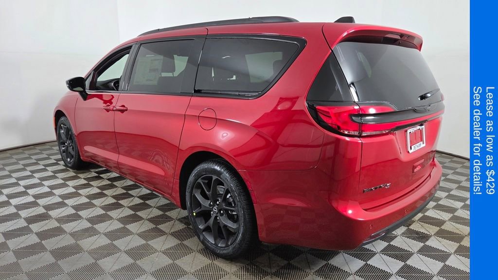 New 2026 Chrysler Pacifica Select image 5