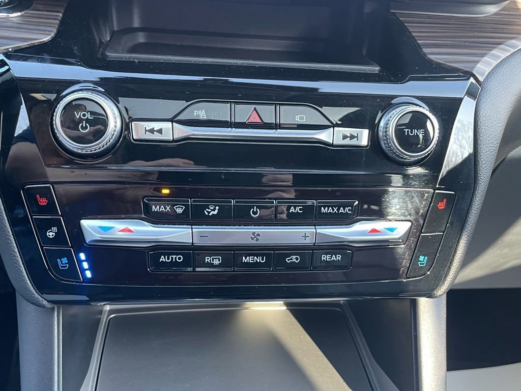Used 2022 Ford Explorer Limited w/ Equipment Group 301A image 40