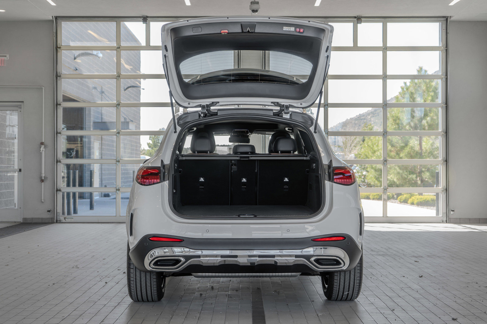 New 2025 Mercedes-Benz GLC 300 4MATIC image 16