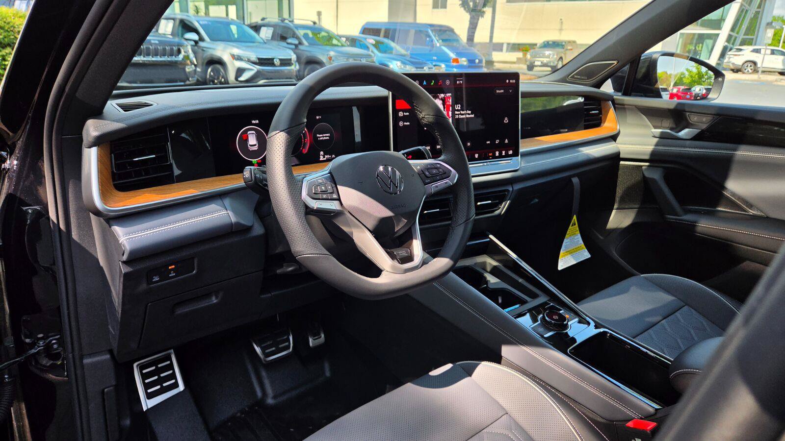 New 2026 Volkswagen Tiguan SEL R-Line AWD/4WD image 27