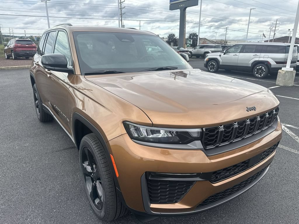 New 2027 Jeep Grand Cherokee Limited w/ Limited Altitude Package