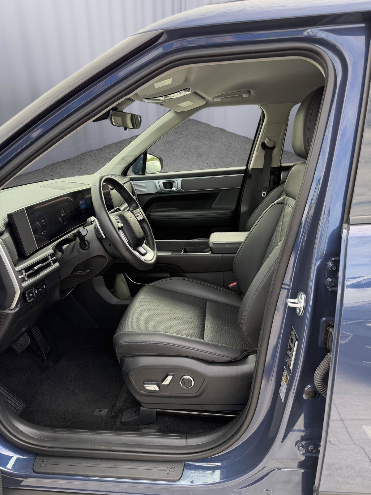 Used 2026 Hyundai Santa Fe SEL AWD/4WD image 19