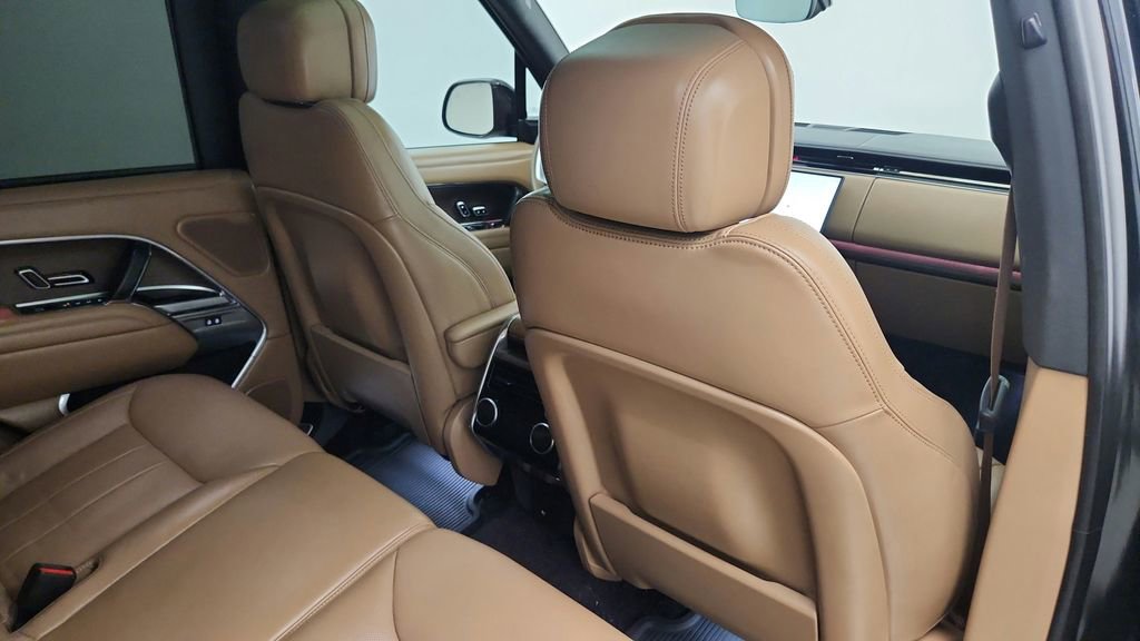 Used 2025 Land Rover Range Rover SE AWD/4WD image 38