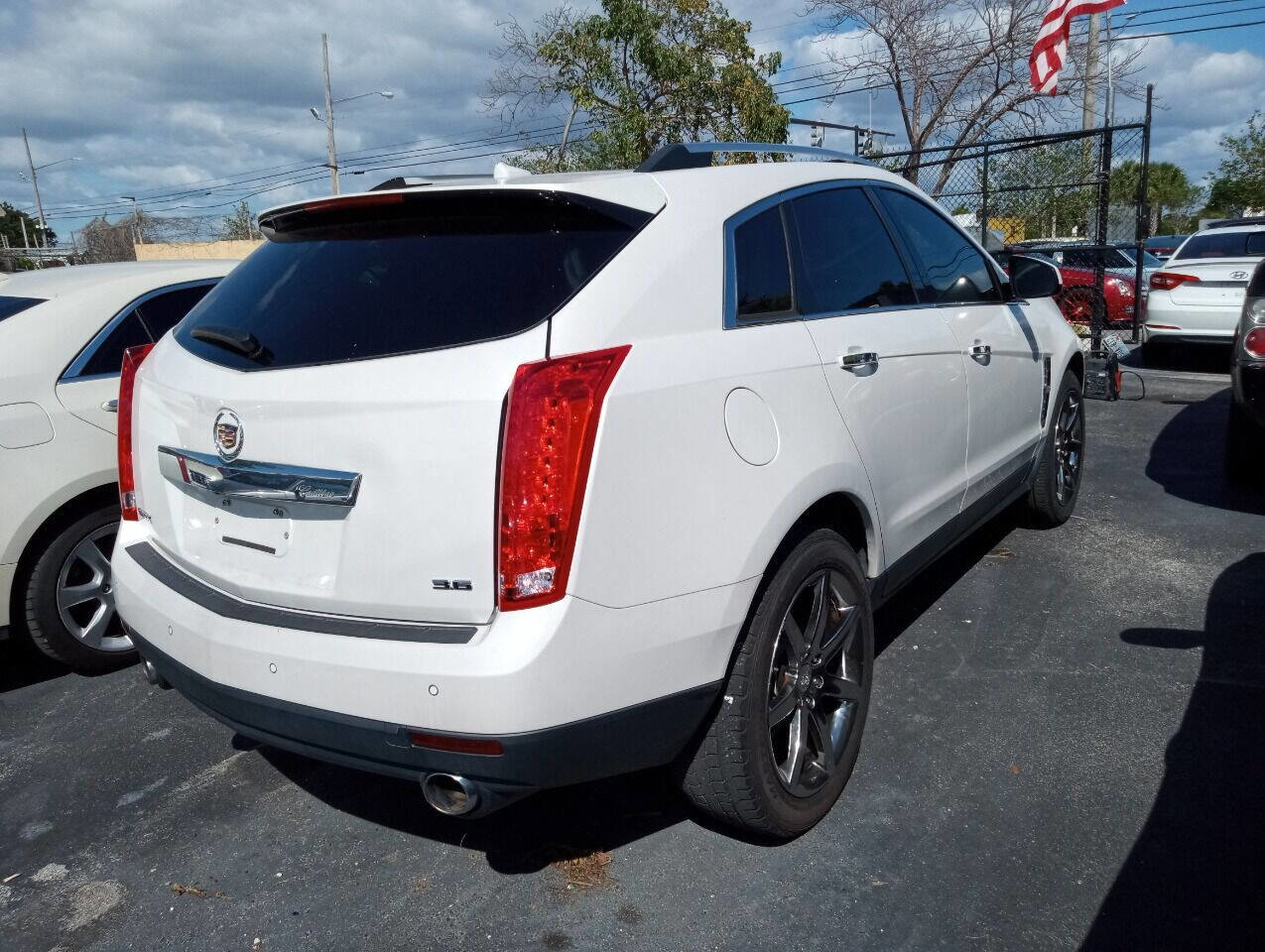 Used 2012 Cadillac SRX Luxury image 6