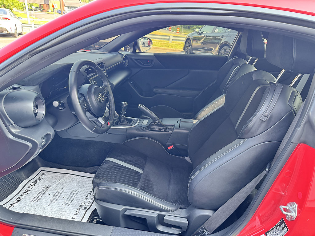 Used 2023 Toyota GR86 Premium w/ ALL Weather Mat Package (TMS) RWD image 8