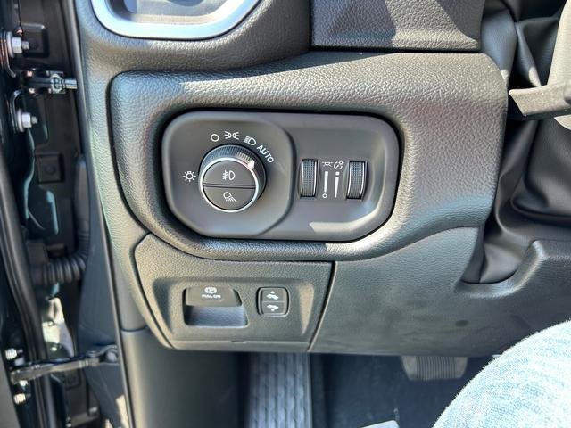 New 2026 RAM 1500 4x4 Crew Cab image 24