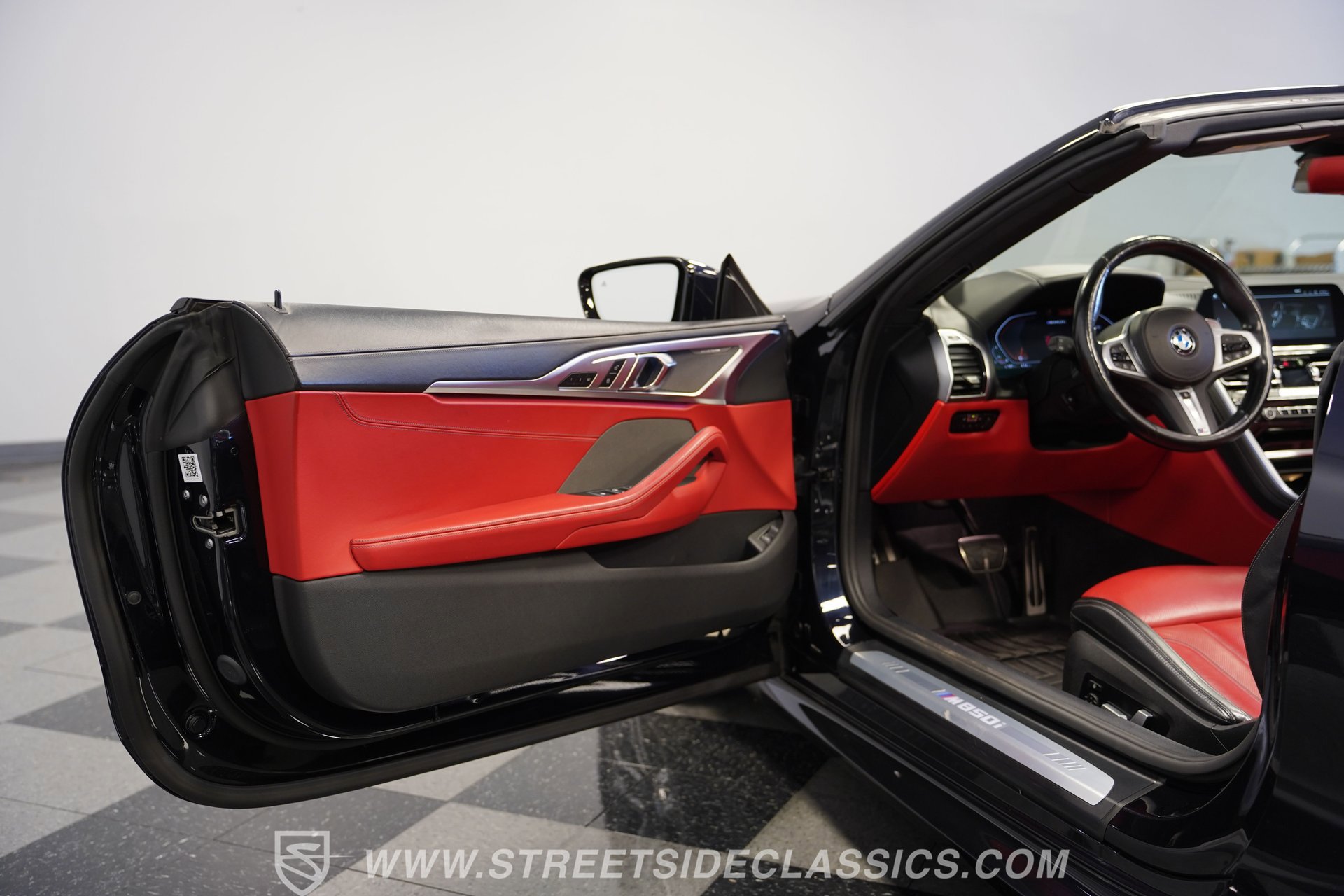 Used 2022 BMW M850i xDrive xDrive Convertible image 37