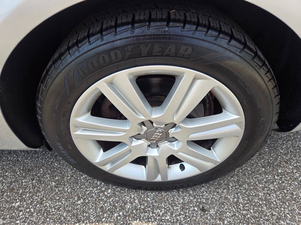 Used 2009 Audi A4 2.0T Premium FWD image 38