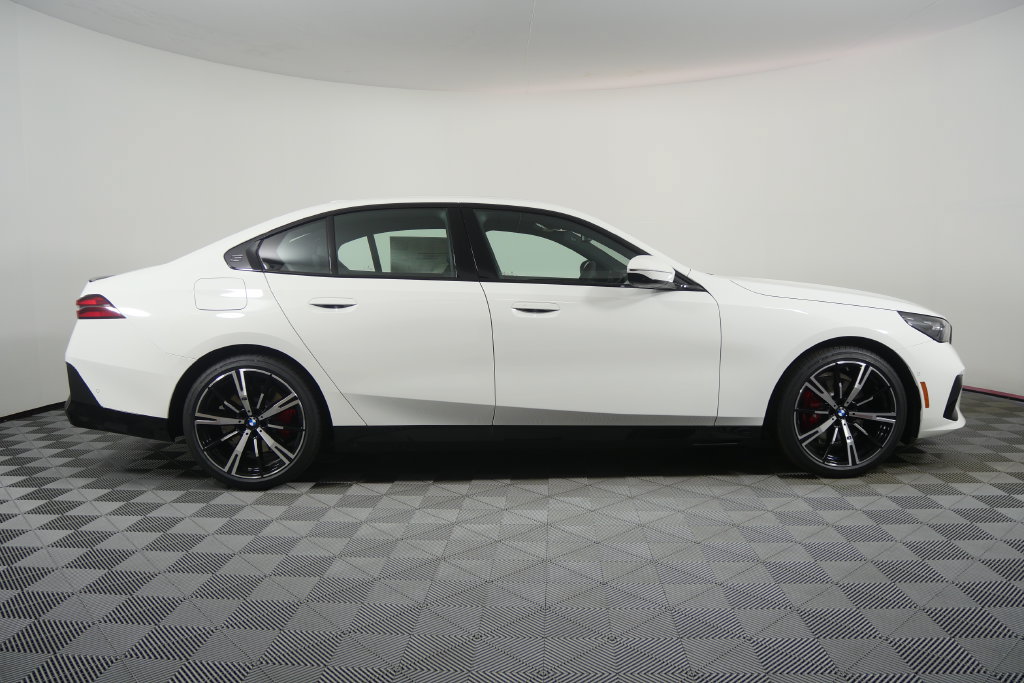 New 2027 BMW 530i w/ M Sport Package RWD image 3