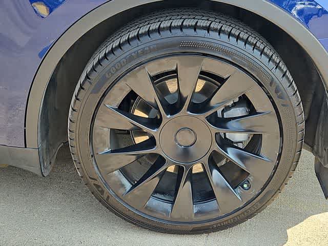 Used 2021 Tesla Model Y Long Range AWD/4WD image 13
