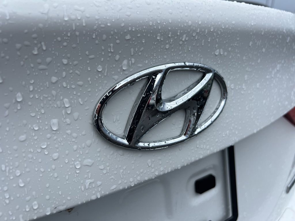Used 2013 Hyundai Elantra Limited FWD image 26