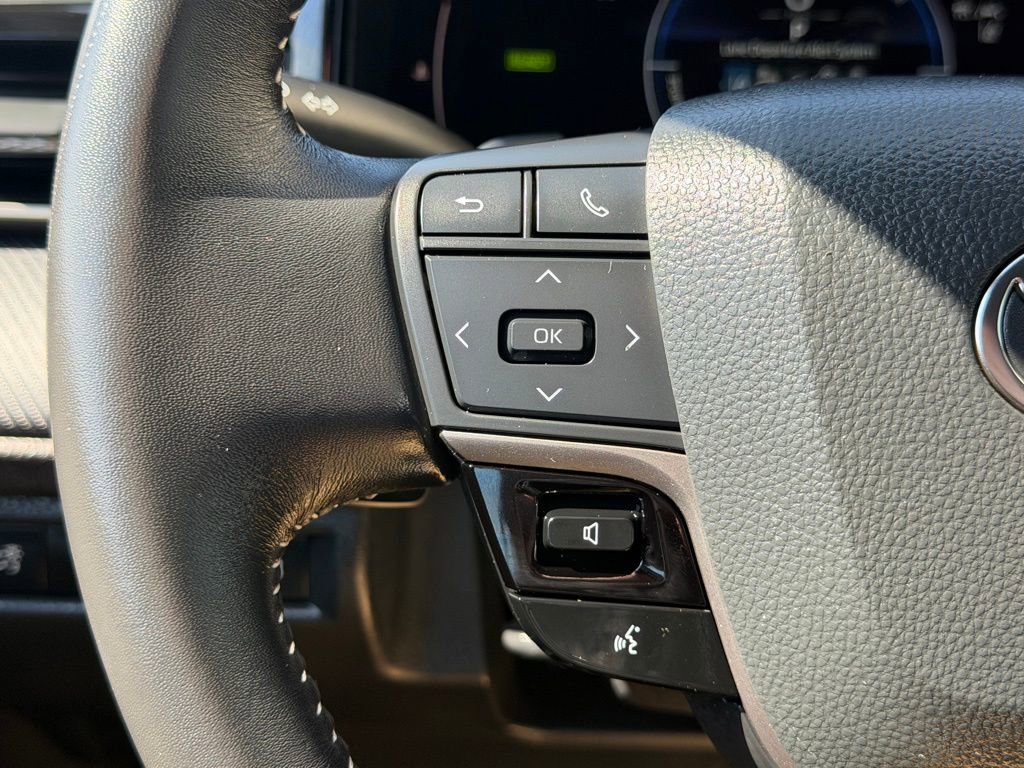 Used 2025 Toyota Camry SE image 19