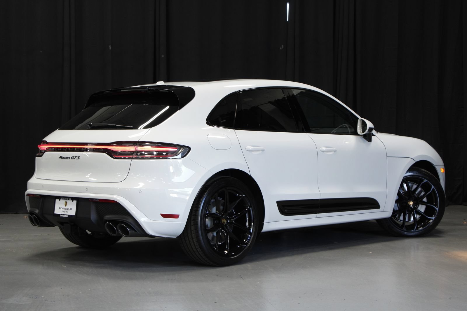 New 2026 Porsche Macan GTS AWD/4WD image 7