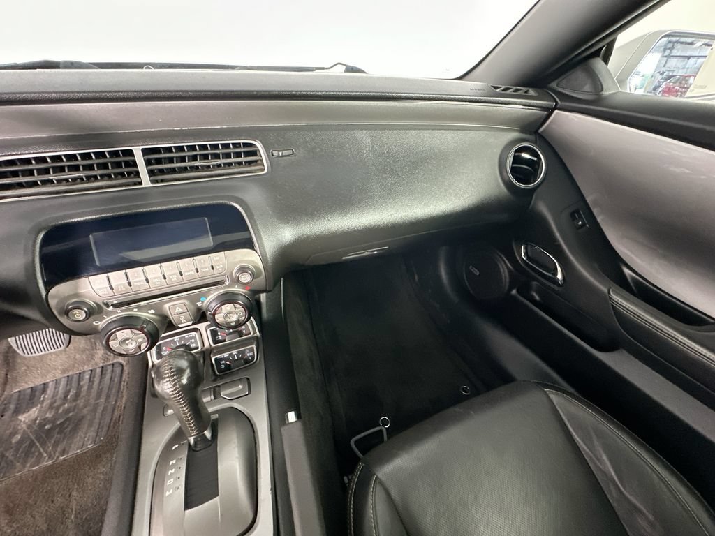 Used 2010 Chevrolet Camaro SS w/ RS Package RWD image 11