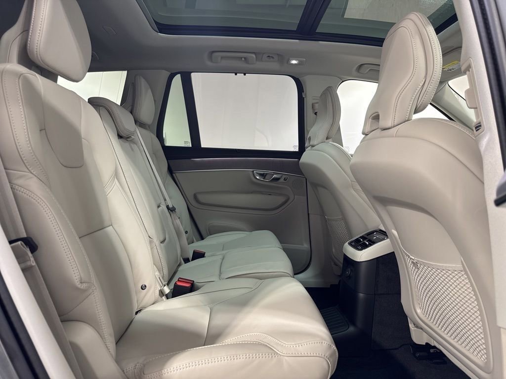 New 2026 Volvo XC90 T8 Ultra w/ Protection Package AWD/4WD image 25