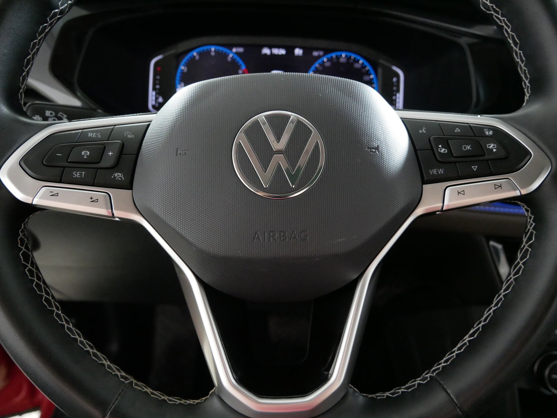 Certified 2022 Volkswagen Taos SEL w/ Panoramic Sunroof Package image 25