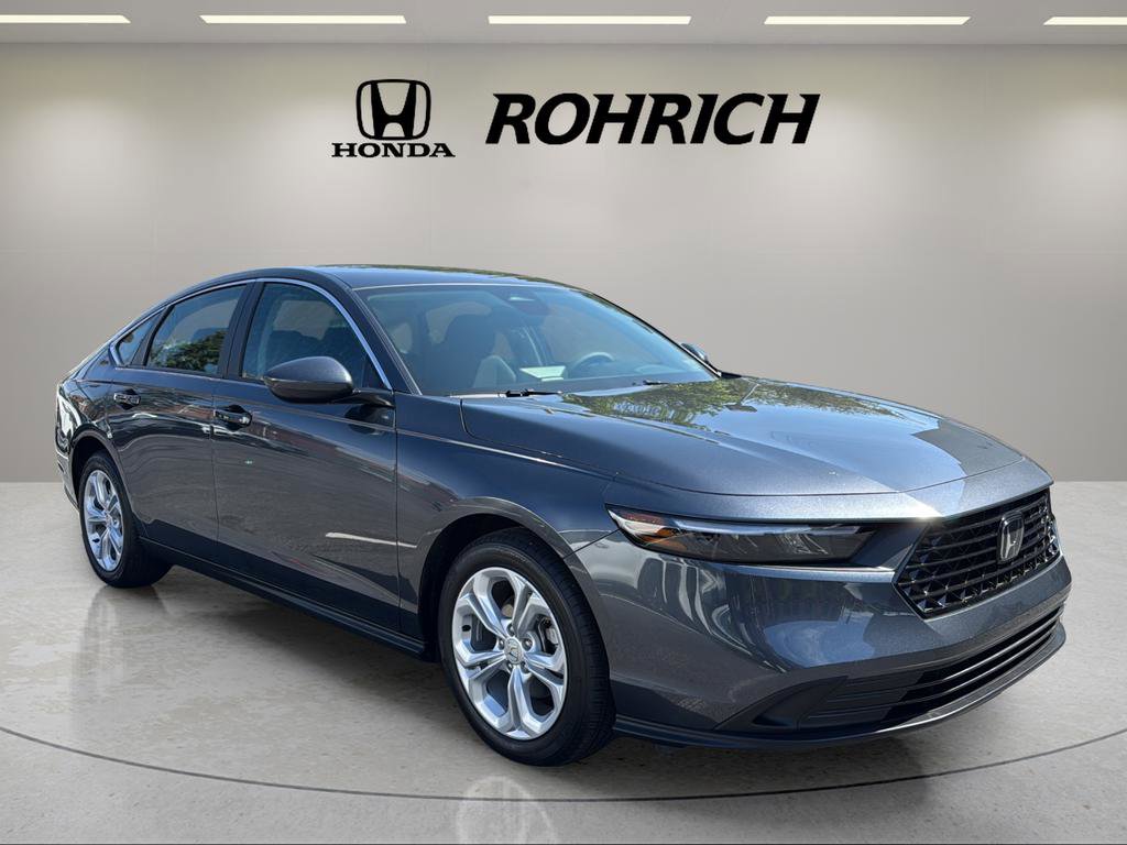 Used 2025 Honda Accord LX image 4