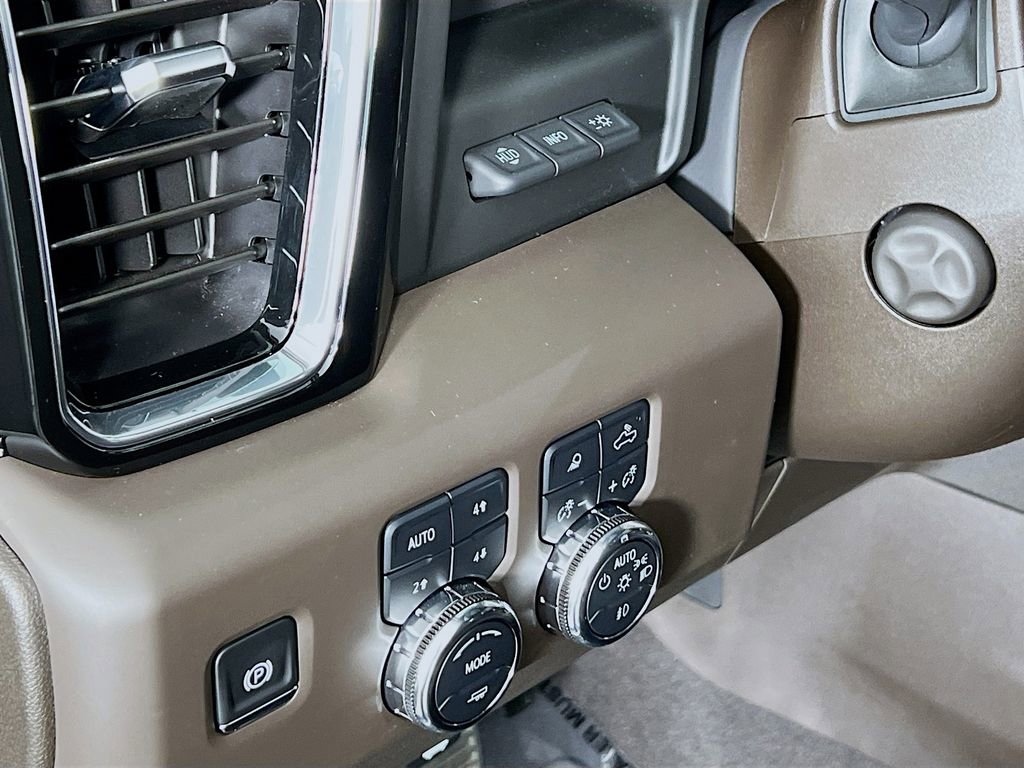 Certified 2025 GMC Sierra 1500 Denali AWD/4WD image 9