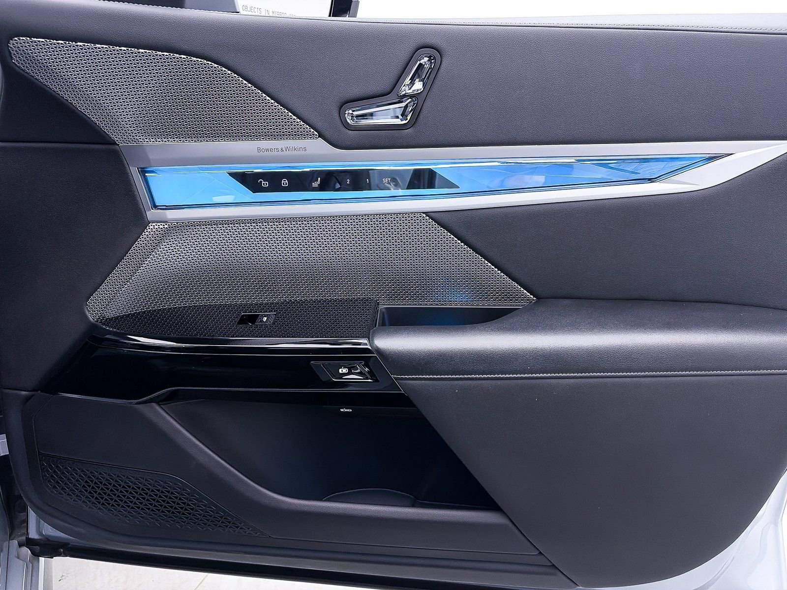 Used 2023 BMW 740i w/ Executive Package image 52