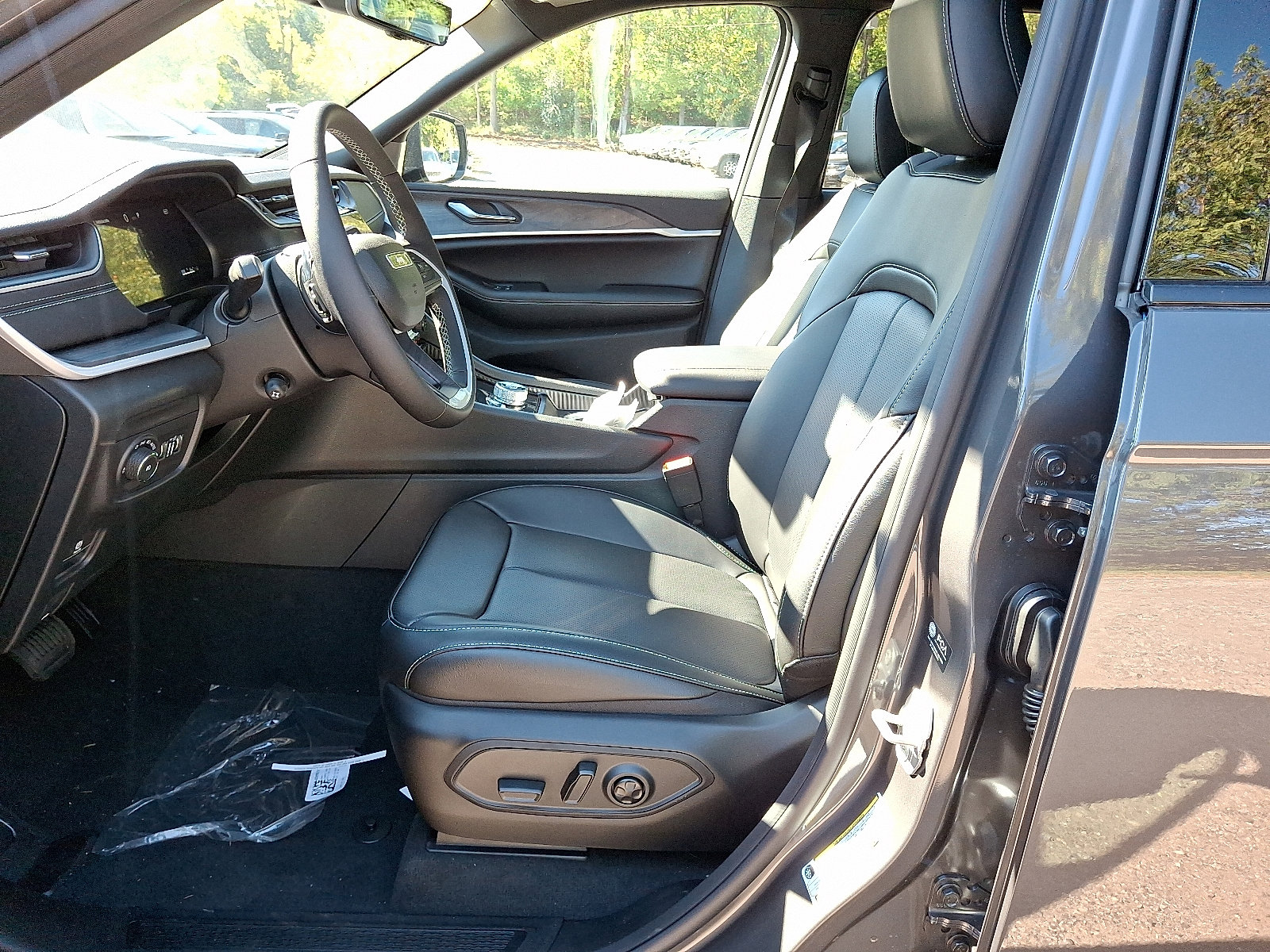 New 2025 Jeep Grand Cherokee Limited image 9