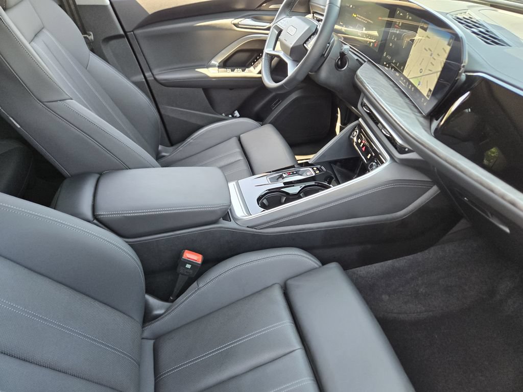 Certified 2025 Audi Q5 Premium w/ Premium Plus AWD/4WD image 18