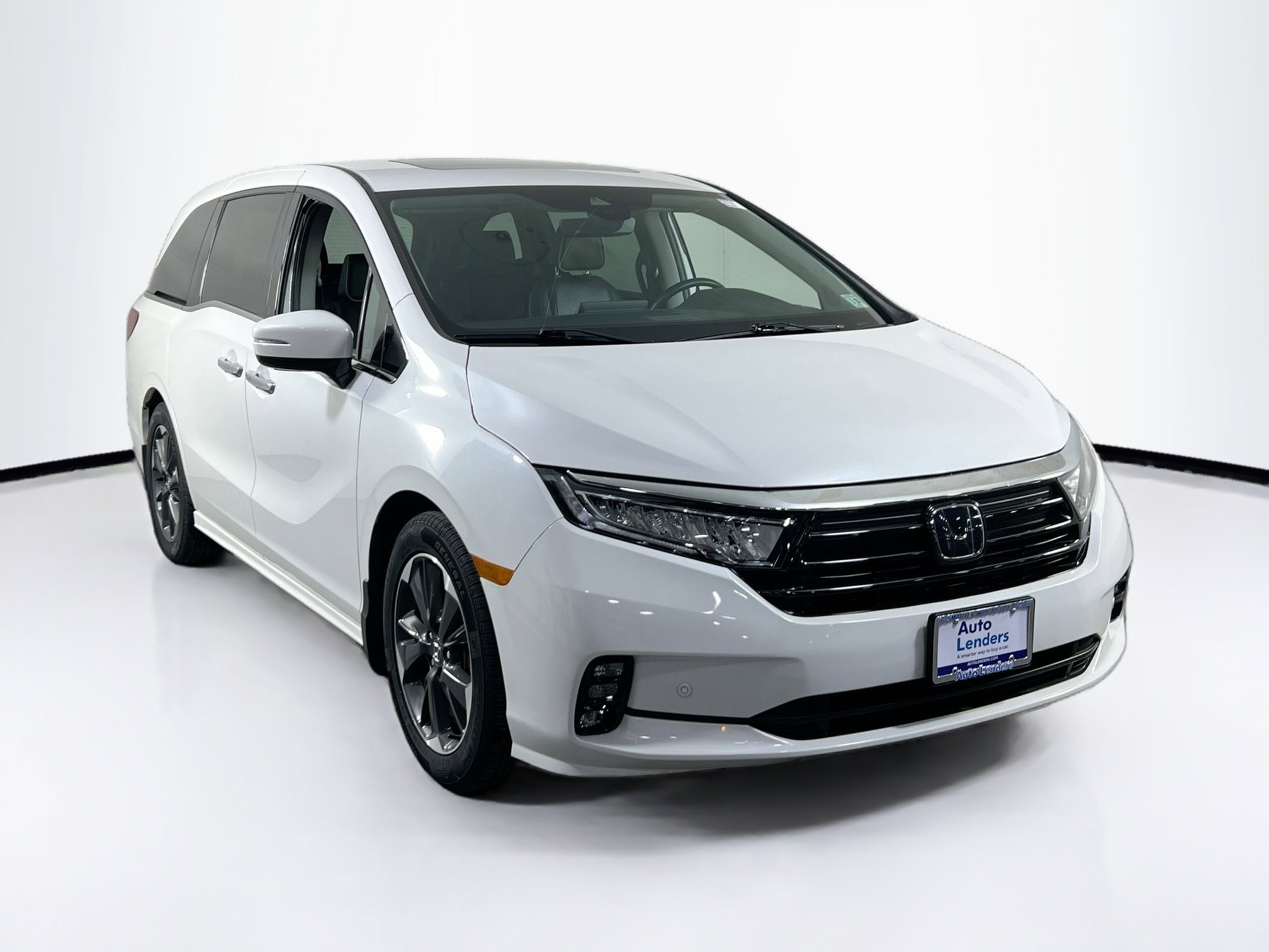 Used 2023 Honda Odyssey Elite image 3
