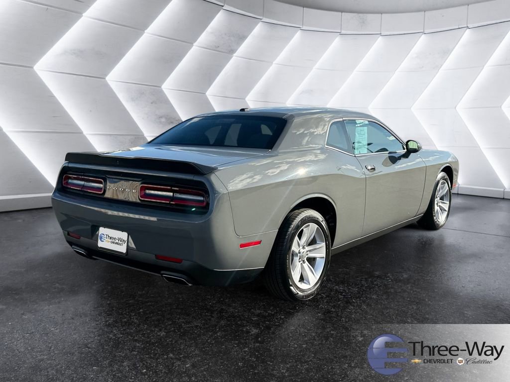 Used 2023 Dodge Challenger SXT image 5