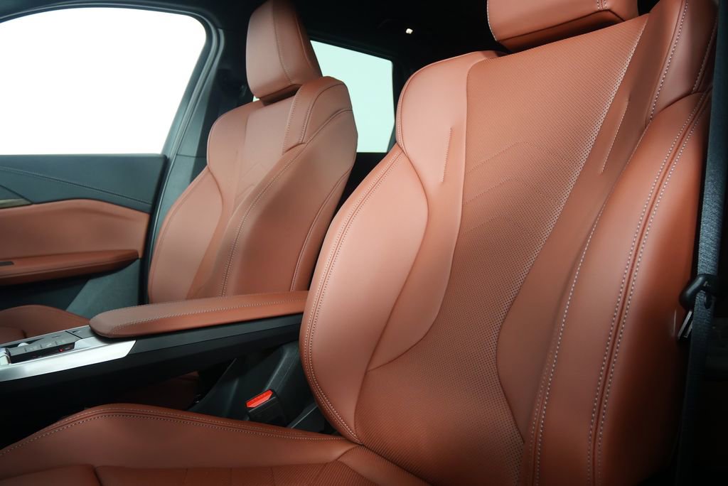 Used 2026 BMW X1 xDrive28i w/ Technology Package image 11