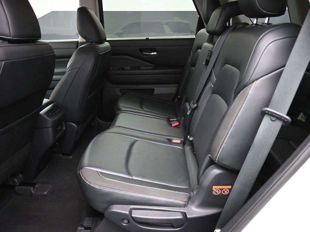 Used 2022 Nissan Pathfinder SL image 26