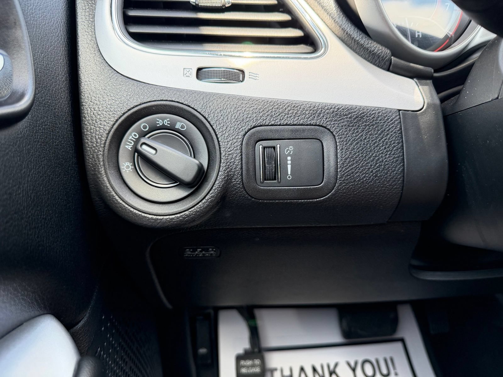 Used 2020 Dodge Journey SE FWD image 25