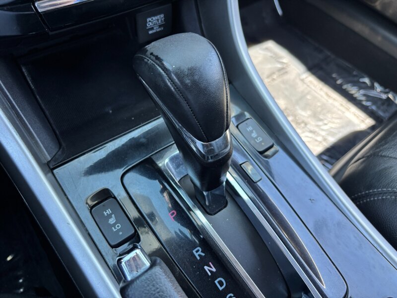 Used 2016 Honda Accord Touring image 17