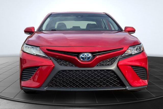 Used 2019 Toyota Camry SE w/ Sunroof Package image 3